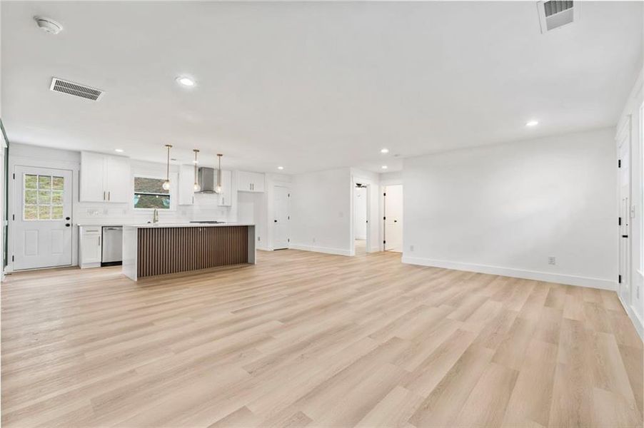 Spacious, unfurnished interior of a new home in , Cartersville (Image 40).