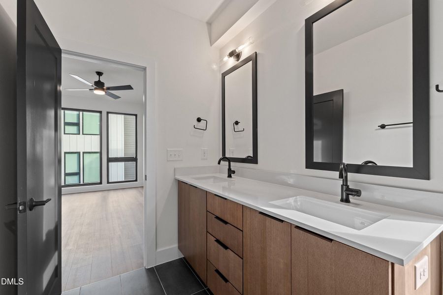 61-512 Gordon St, 1101_0744