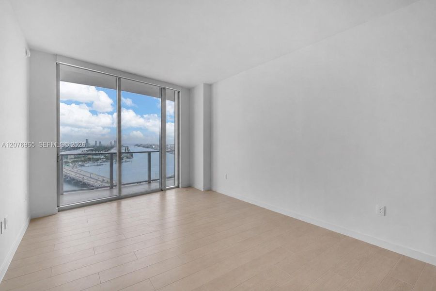 Spacious, unfurnished interior of a new home in , Miami (Image 19).