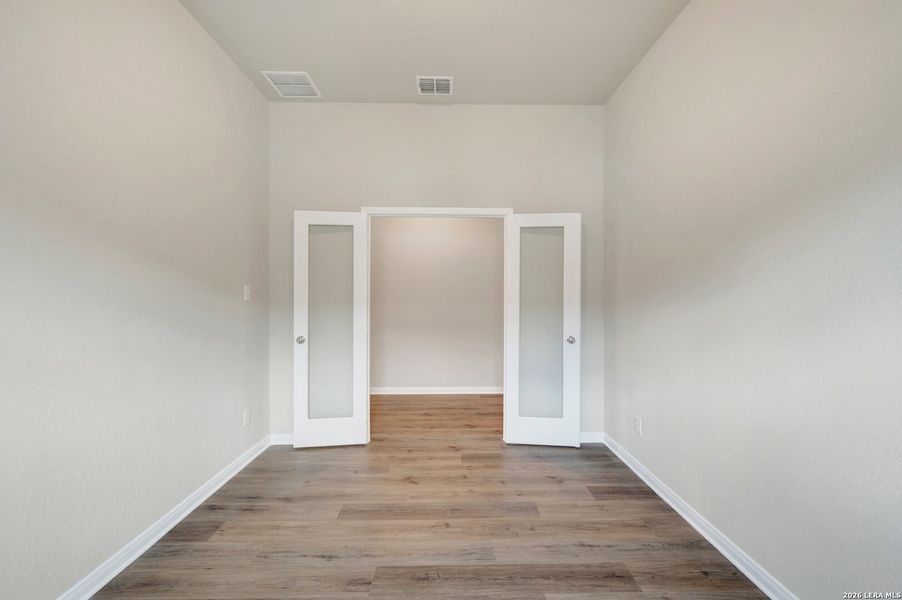 Spacious, unfurnished interior of a new home in Greenspoint Heights, Seguin (Image 32).