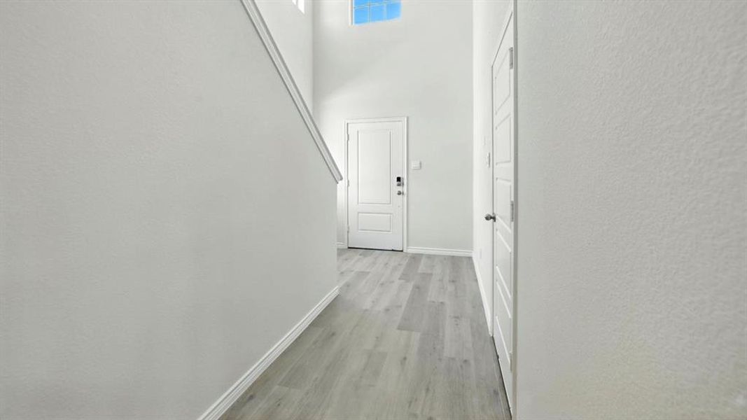 Spacious, unfurnished interior of a new home in Winchester Crossing, Princeton (Image 21).