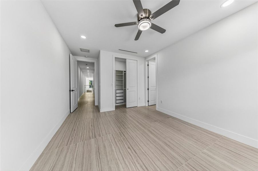 Spacious, unfurnished interior of a new home in , Fort Lauderdale (Image 25).