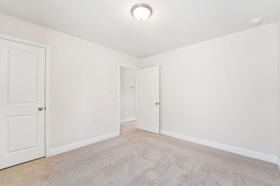 Spacious, unfurnished interior of a new home in Evergreen 40', Conroe (Image 28).