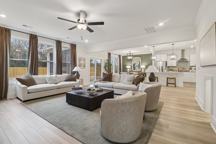 Representative furnished interior of a home built from the Bradley II by Great Southern Homes in Sedona, Greenville (Image 74).