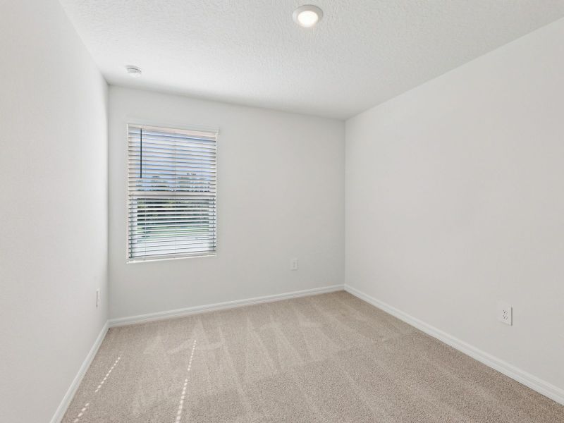 Spacious, unfurnished interior of a new home in Cagan Crossings West, Clermont (Image 8).