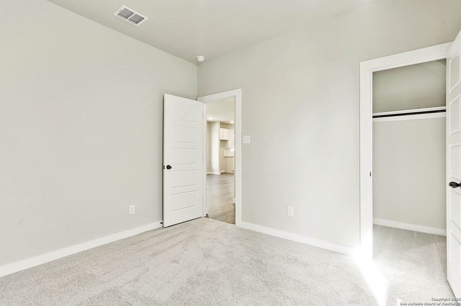 Spacious, unfurnished interior of a new home in Fairway Crossing 40s, San Antonio (Image 35). Spacious, unfurnished interior of a new home in Fairway Crossing 40s, San Antonio (Image 35).