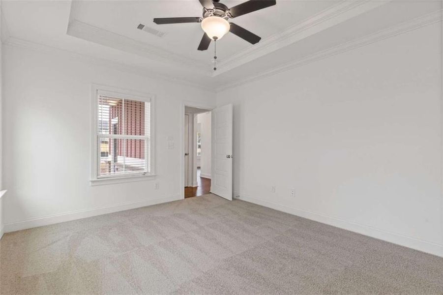 Spacious, unfurnished interior of a new home in , Athens (Image 43).