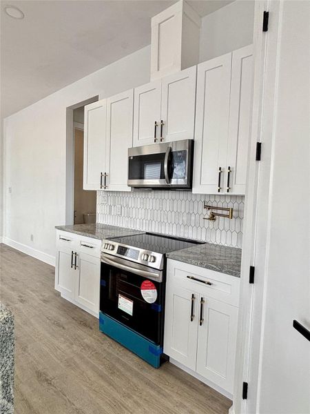 Furnished interior view inside a new home in , Palacios (Image 7).