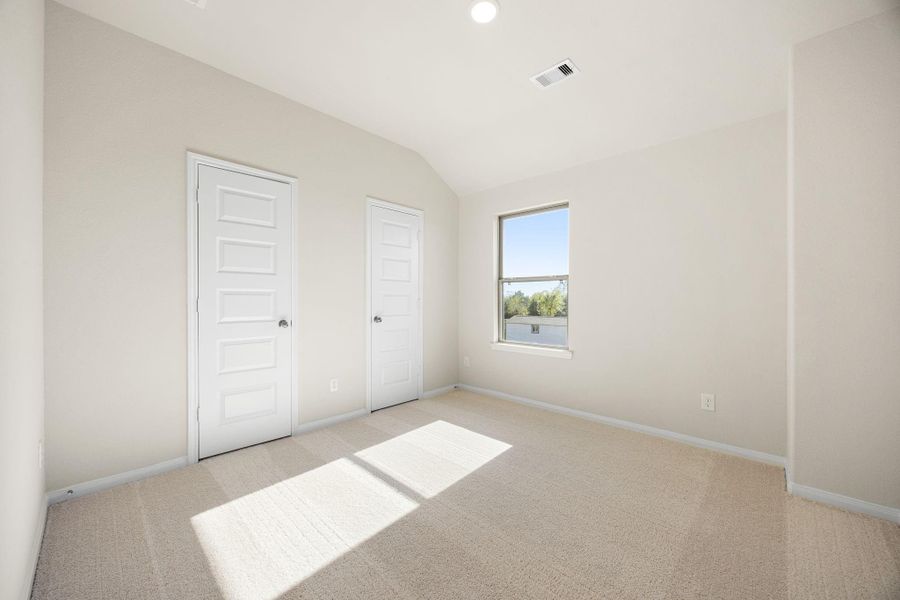 Spacious, unfurnished interior of a new home in Southfork Ranch, Sealy (Image 31).