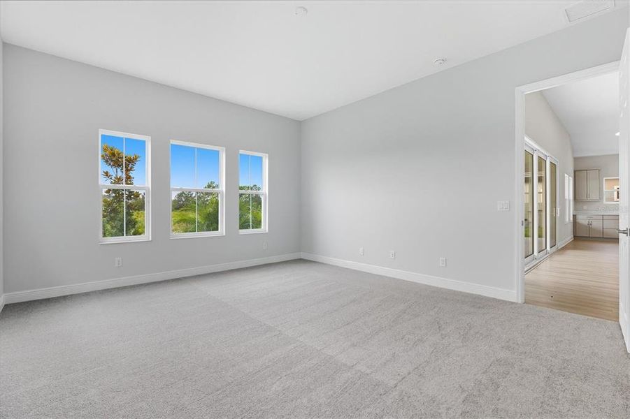 Spacious, unfurnished interior of a new home in Mirada, San Antonio (Image 24).