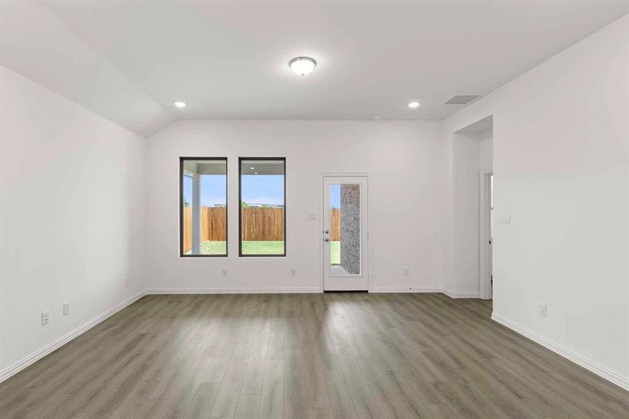 Spacious, unfurnished interior of a new home in Coyote Meadows 50s, Anna (Image 22).