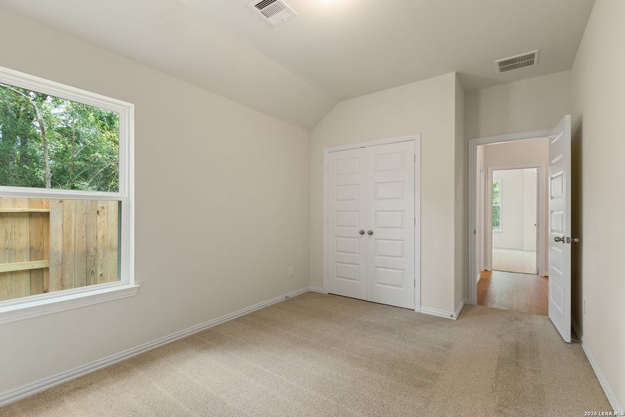 Spacious, unfurnished interior of a new home in Prominence, San Antonio (Image 16).