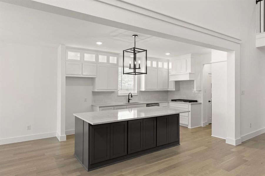 09. 5701 Burford - Kitchen (2)