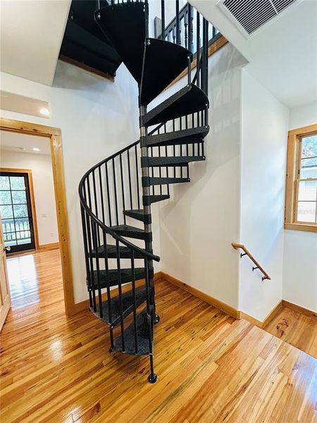 Spacious, unfurnished interior of a new home in , Gainesville (Image 42).