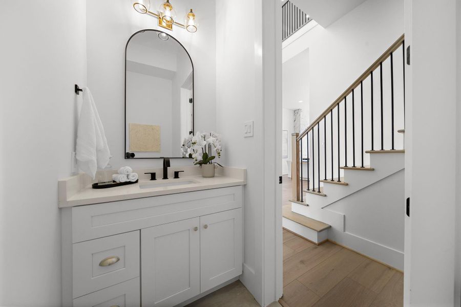 Main Level Powder Room! Main Level Powder Room!