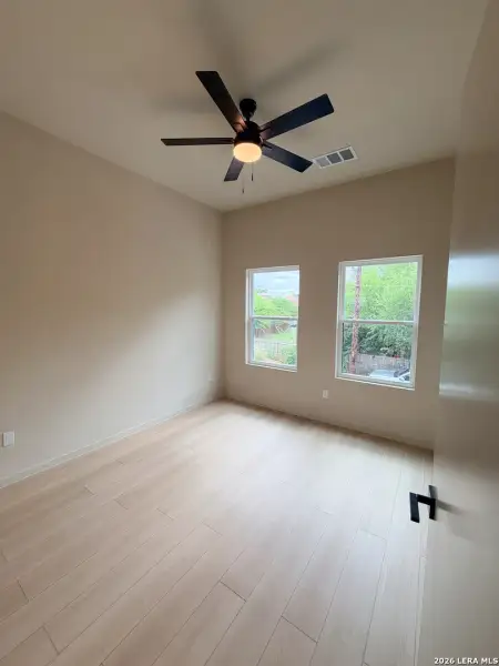 Spacious, unfurnished interior of a new home in , San Antonio (Image 25).