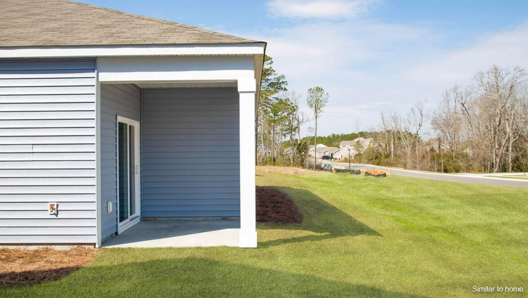Exterior details and patio area of a home in Bella Point, Bolivia (Image 3).