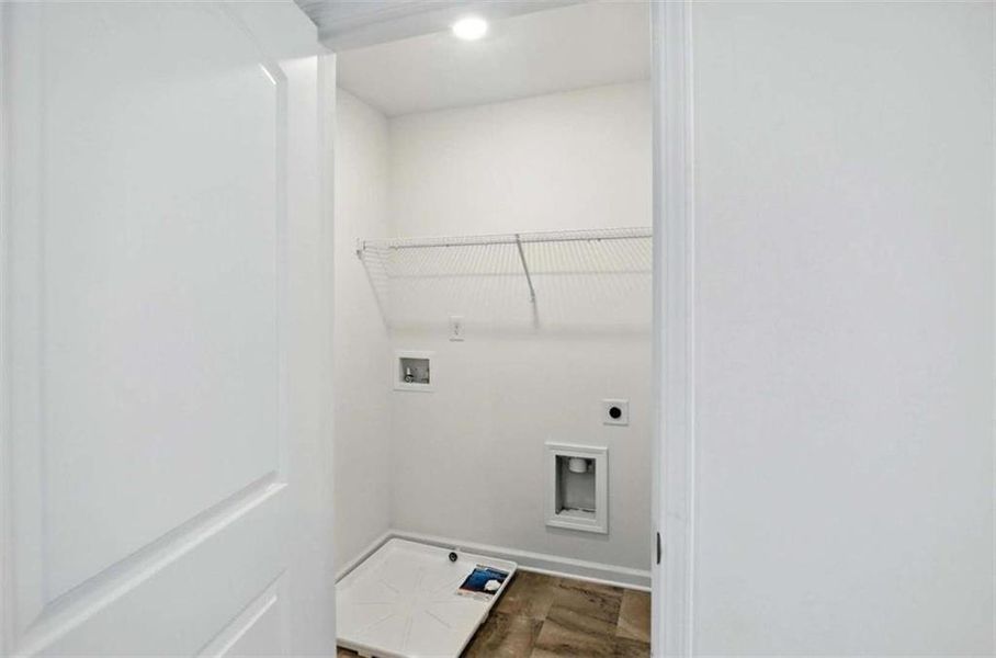 Spacious, unfurnished interior of a new home in Creekside Landing, Dallas (Image 31).