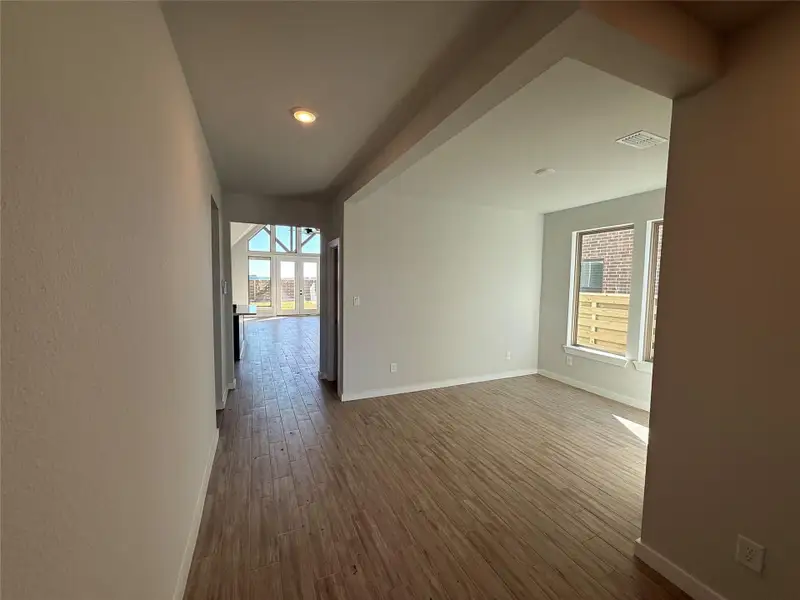 Spacious, unfurnished interior of a new home in Austin Point, Richmond (Image 7).