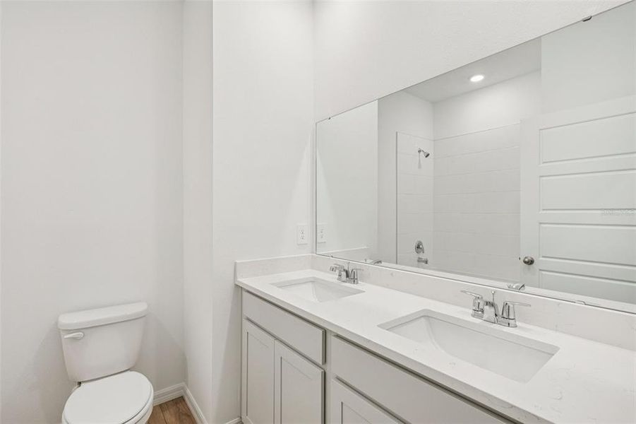 Furnished interior view inside a new home in , Lakeland (Image 8).