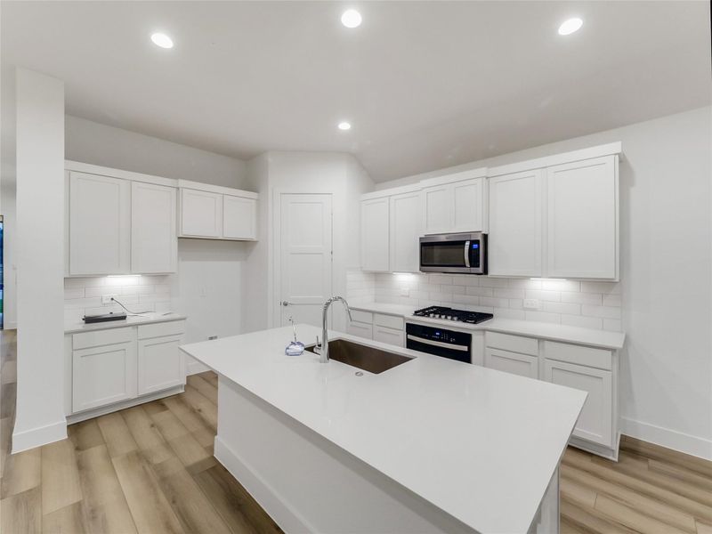 Furnished interior view inside a new home in Silverthorne, Conroe (Image 6). Furnished interior view inside a new home in Silverthorne, Conroe (Image 6).