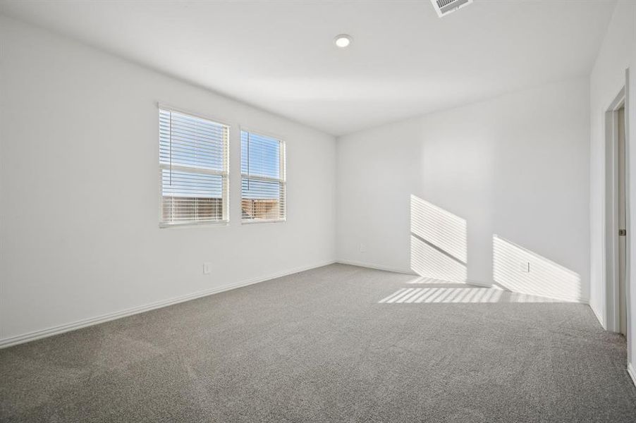 Spacious, unfurnished interior of a new home in Lakehaven - Premier Series, Farmersville (Image 30).