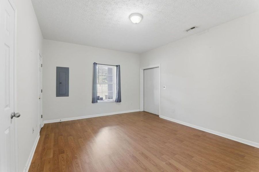 Spacious, unfurnished interior of a new home in , Senoia (Image 93).