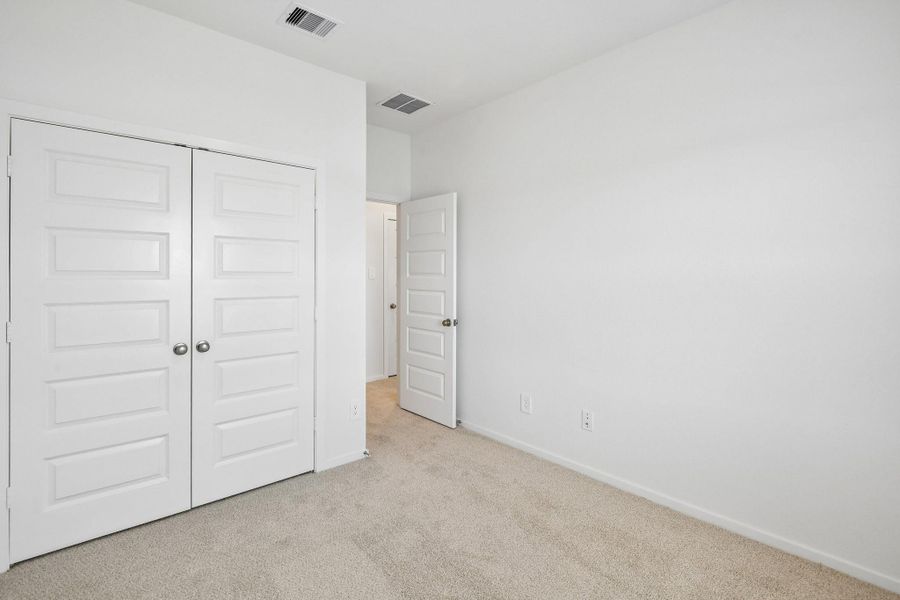 Spacious, unfurnished interior of a new home in Kemah Crossing - City Series, Kemah (Image 37).