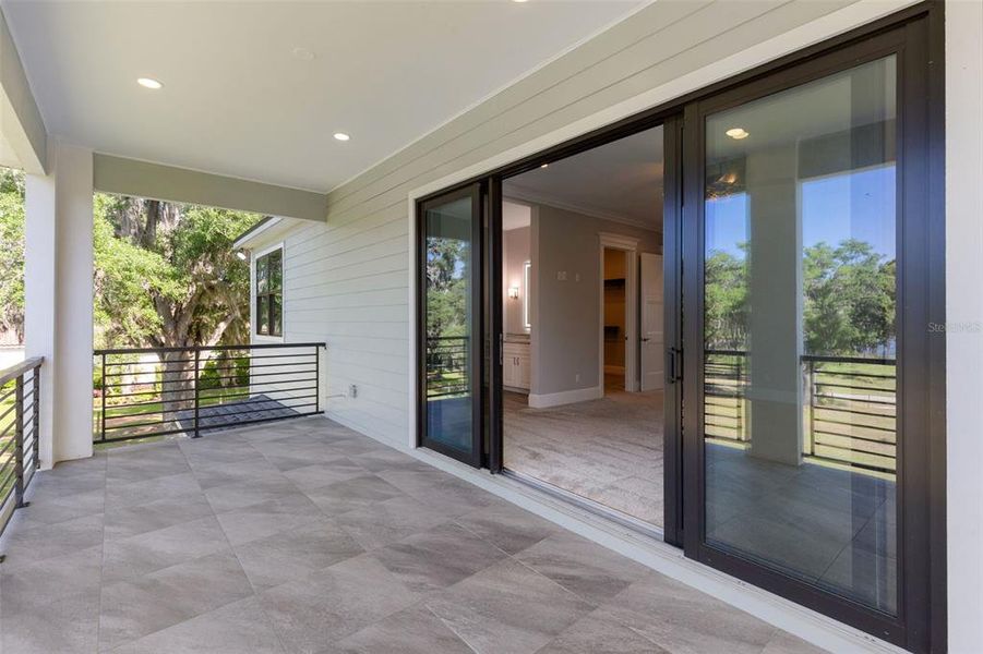 Exterior details and patio area of a home in , Thonotosassa (Image 4).
