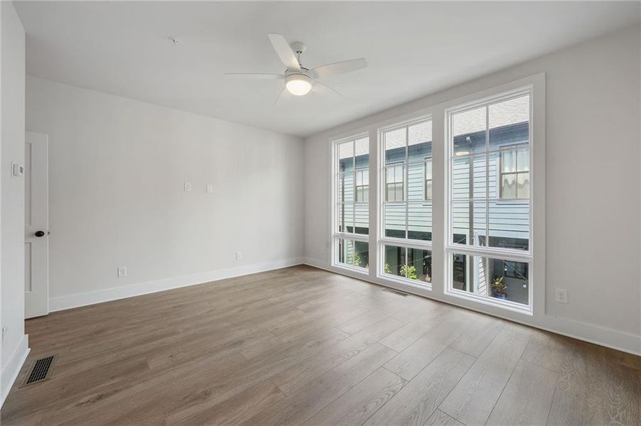 Spacious, unfurnished interior of a new home in , Atlanta (Image 16).