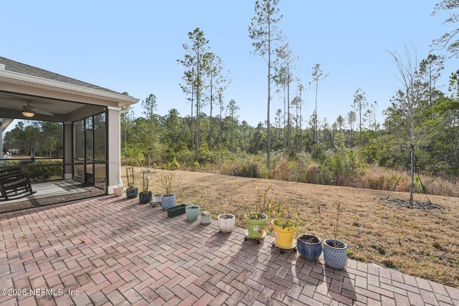 Exterior details and patio area of a home in , Yulee (Image 23).