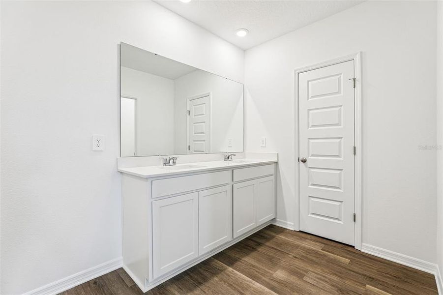 Furnished interior view inside a new home in Avalon Park Tavares, Tavares (Image 11).