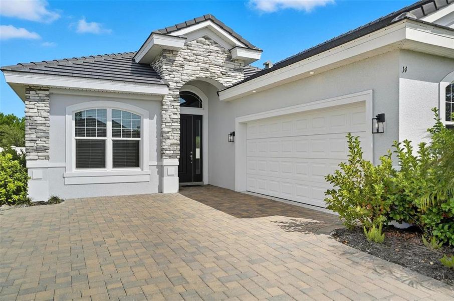 Exterior details and patio area of a home in Marina Del Palma, Palm Coast (Image 28).