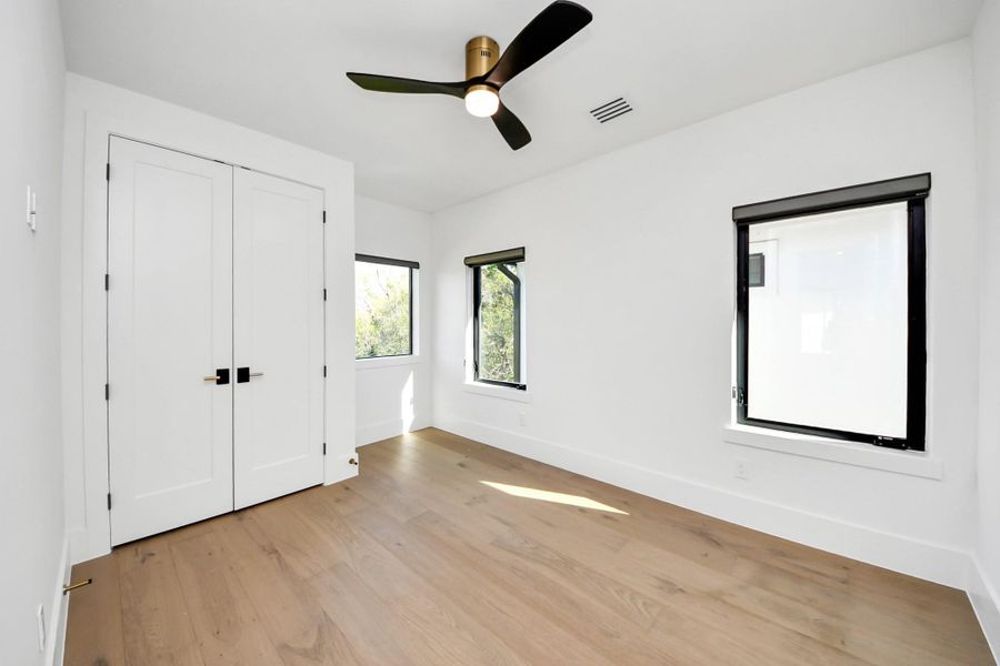 Spacious, unfurnished interior of a new home in , Stafford (Image 29).