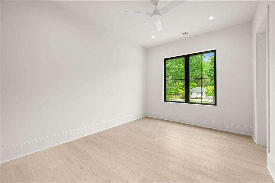 Spacious, unfurnished interior of a new home in , Atlanta (Image 38).