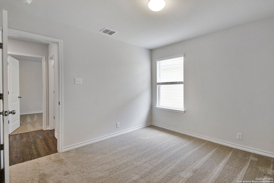 Spacious, unfurnished interior of a new home in The Canyons at Amhurst, San Antonio (Image 11). Spacious, unfurnished interior of a new home in The Canyons at Amhurst, San Antonio (Image 11).