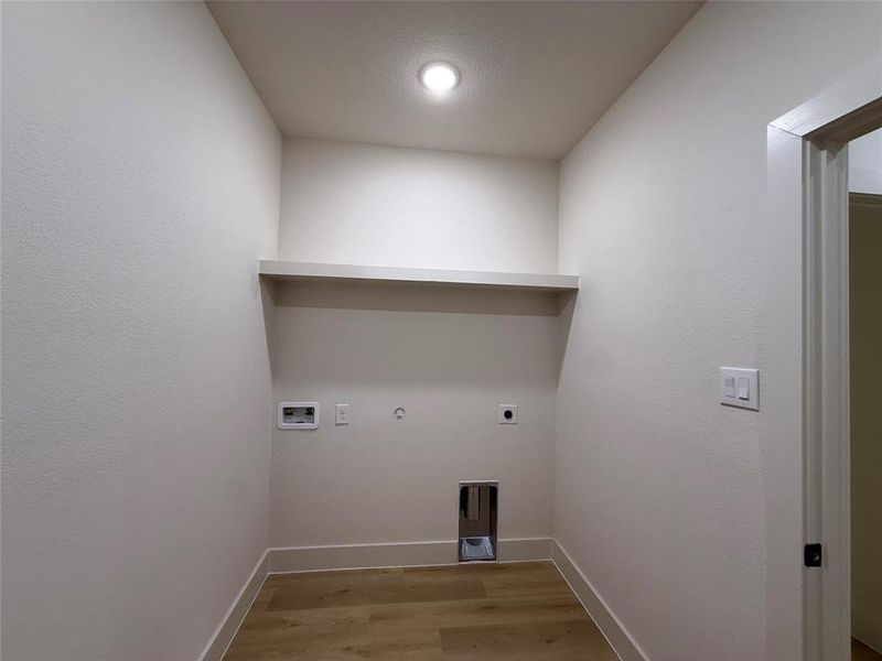 Spacious, unfurnished interior of a new home in , Fort Worth (Image 16).