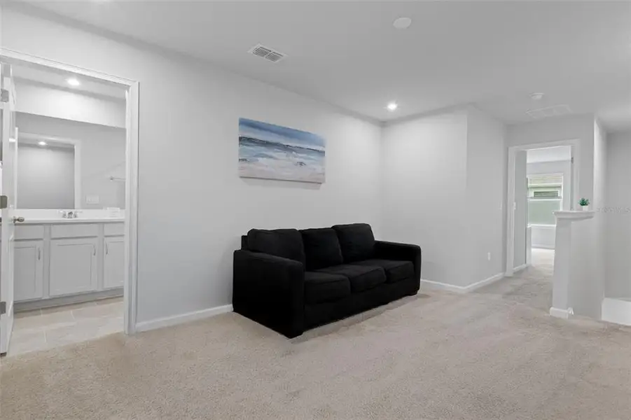 Furnished interior view inside a new home in , Wesley Chapel (Image 10).