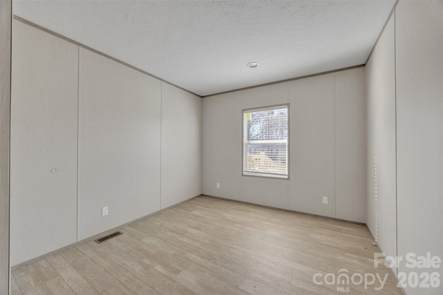 Spacious, unfurnished interior of a new home in , Taylorsville (Image 19).