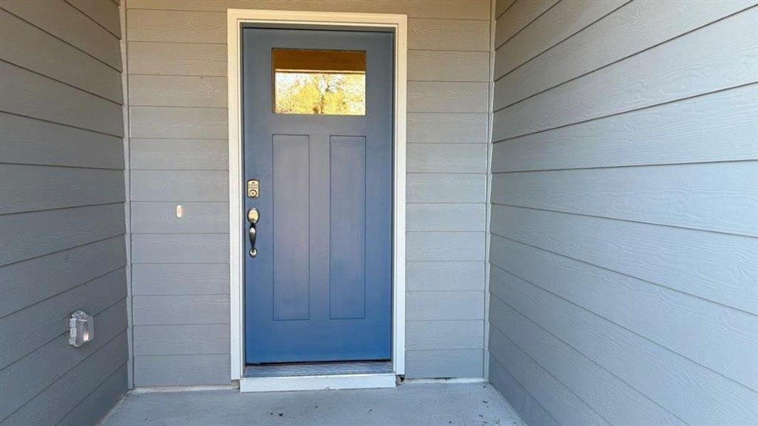 Exterior details and patio area of a home in Sandstone Estates, Granbury (Image 2). Exterior details and patio area of a home in Sandstone Estates, Granbury (Image 2).