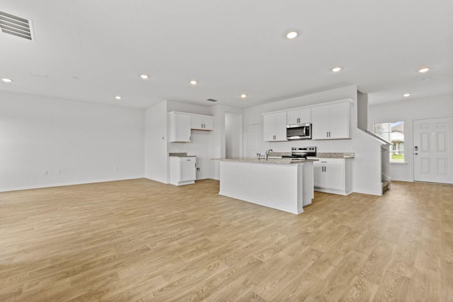 Spacious, unfurnished interior of a new home in Palomino, Manor (Image 13).
