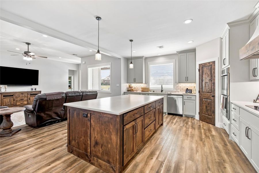 Furnished interior view inside a new home in , Cuero (Image 7).