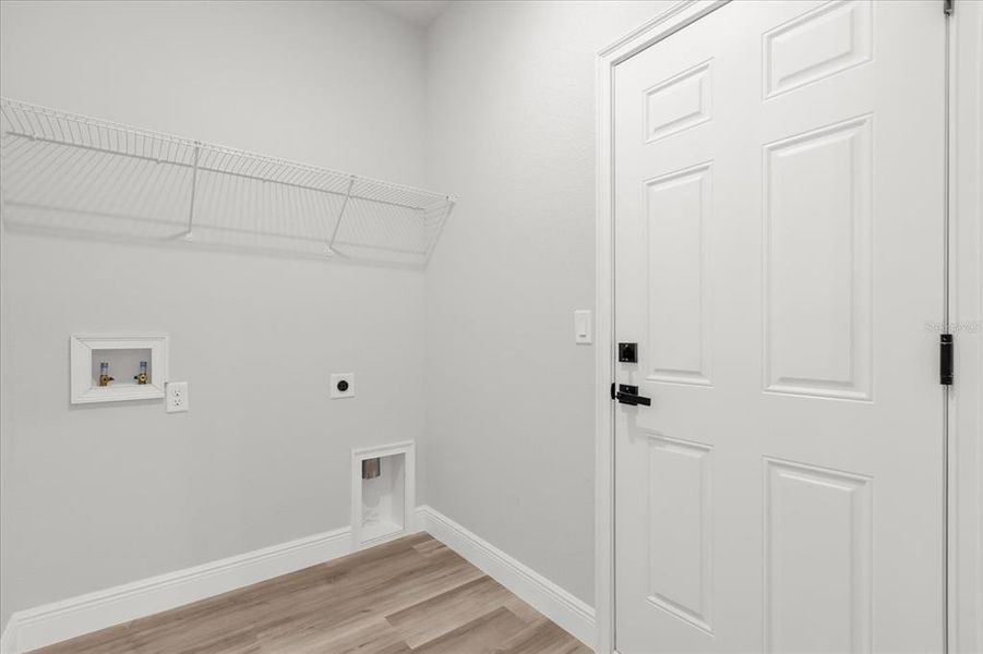 Spacious, unfurnished interior of a new home in , Ocala (Image 18).