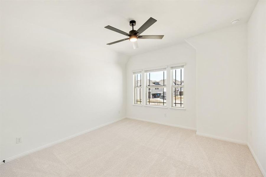 Spacious, unfurnished interior of a new home in Willow Wood, McKinney (Image 39).