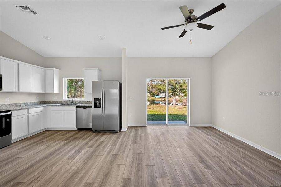 Spacious, unfurnished interior of a new home in , Deltona (Image 16).