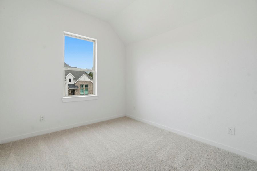 Spacious, unfurnished interior of a new home in Woodforest, Montgomery (Image 13).