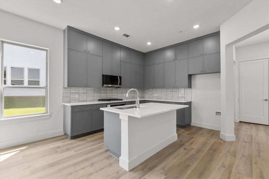 Furnished interior view inside a new home in , Lake Dallas (Image 8). Furnished interior view inside a new home in , Lake Dallas (Image 8).