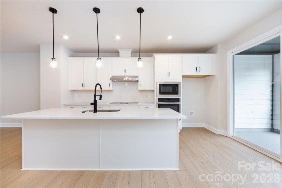 Gourmet Kitchen with Large Kitchen Island