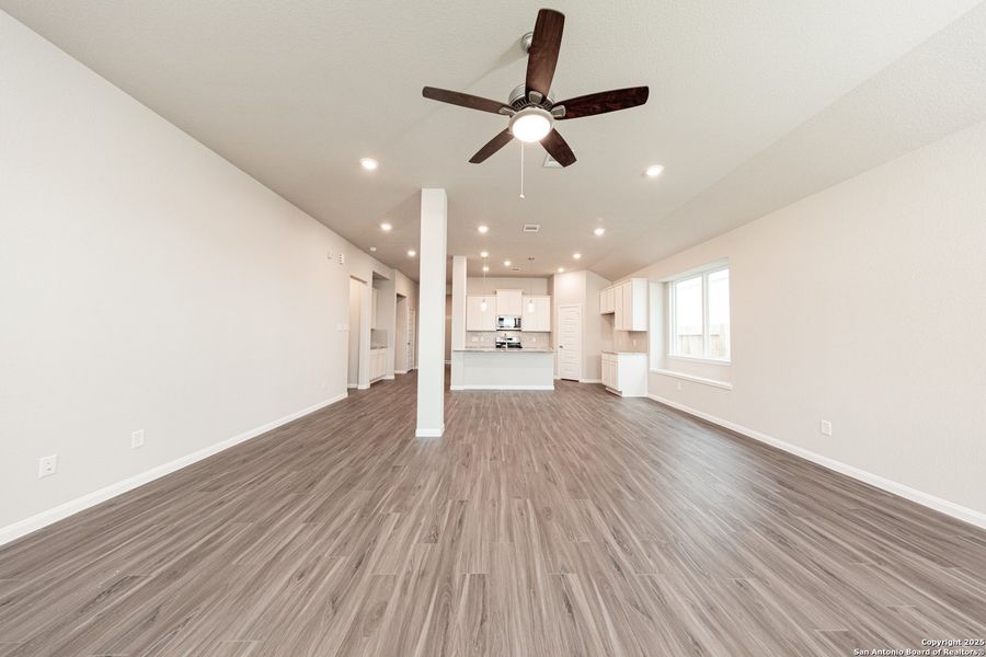Spacious, unfurnished interior of a new home in Cinco Lakes, San Antonio (Image 14). Spacious, unfurnished interior of a new home in Cinco Lakes, San Antonio (Image 14).