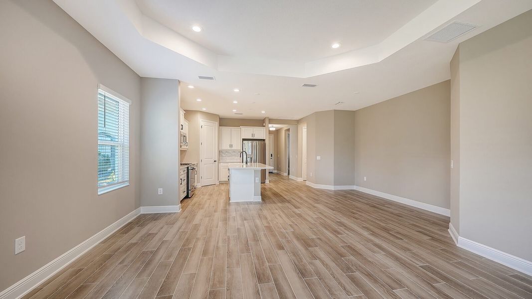 Spacious, unfurnished interior of a new home in Grand Palm, Venice (Image 17).